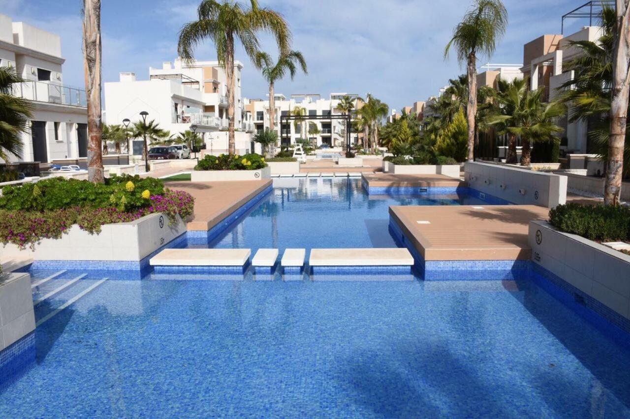 La Zenia Beach Bungalow Hotel โอริอุเอลา ภายนอก รูปภาพ